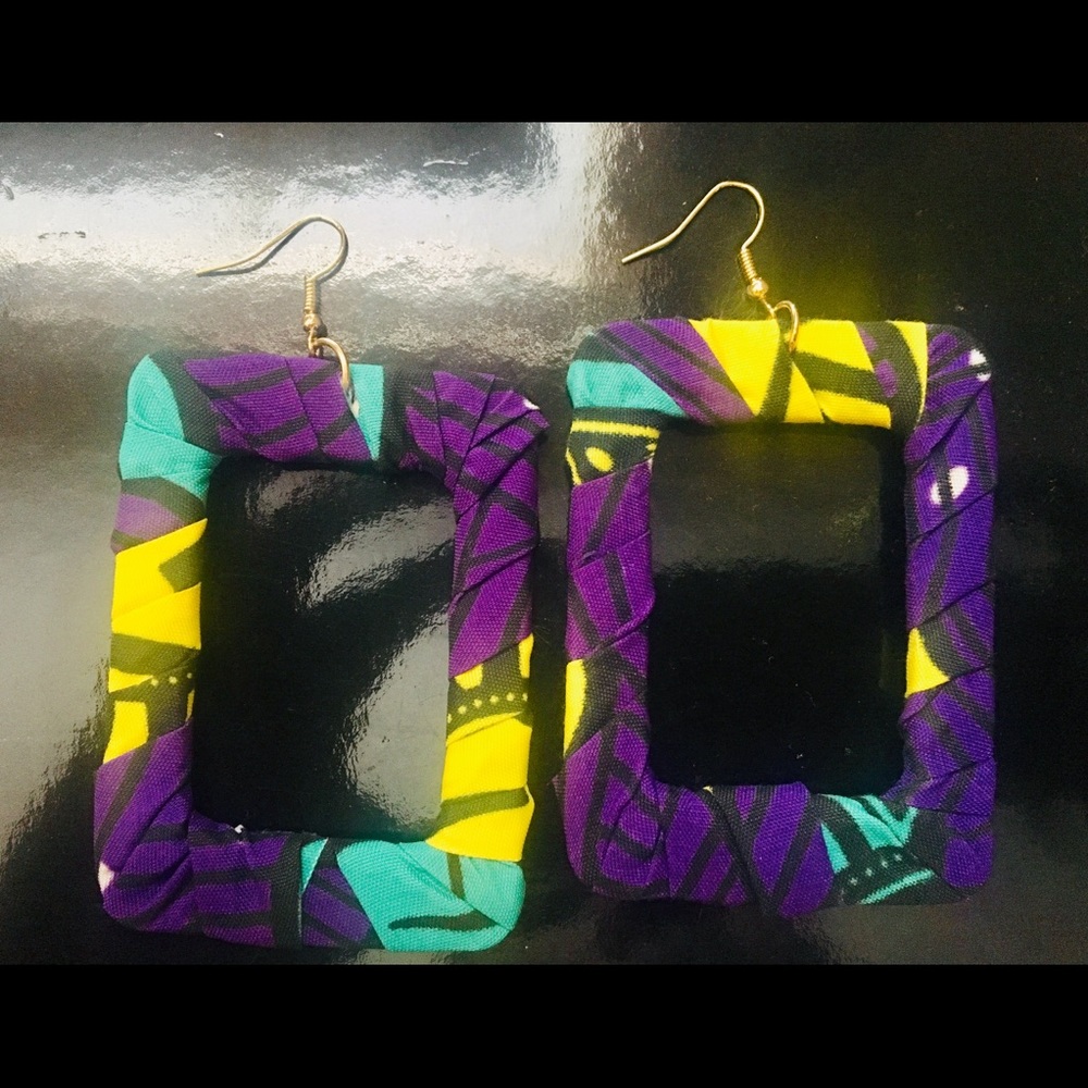 🔥BEAUTIFUL PURPLE FABRIC Rectangle EARRINGS🔥NEW IN ORIGINAL PACKAGING - Picture 5 of 8